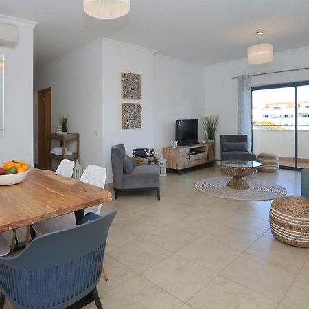 3 Bedroom Apartment With Indoor Pool Central Lagos Esterno foto