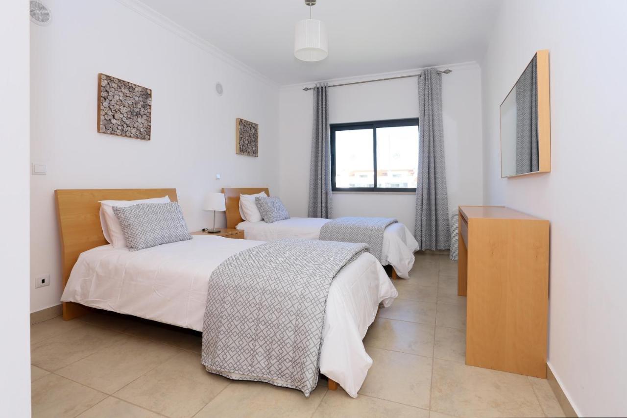 3 Bedroom Apartment With Indoor Pool Central Lagos Esterno foto
