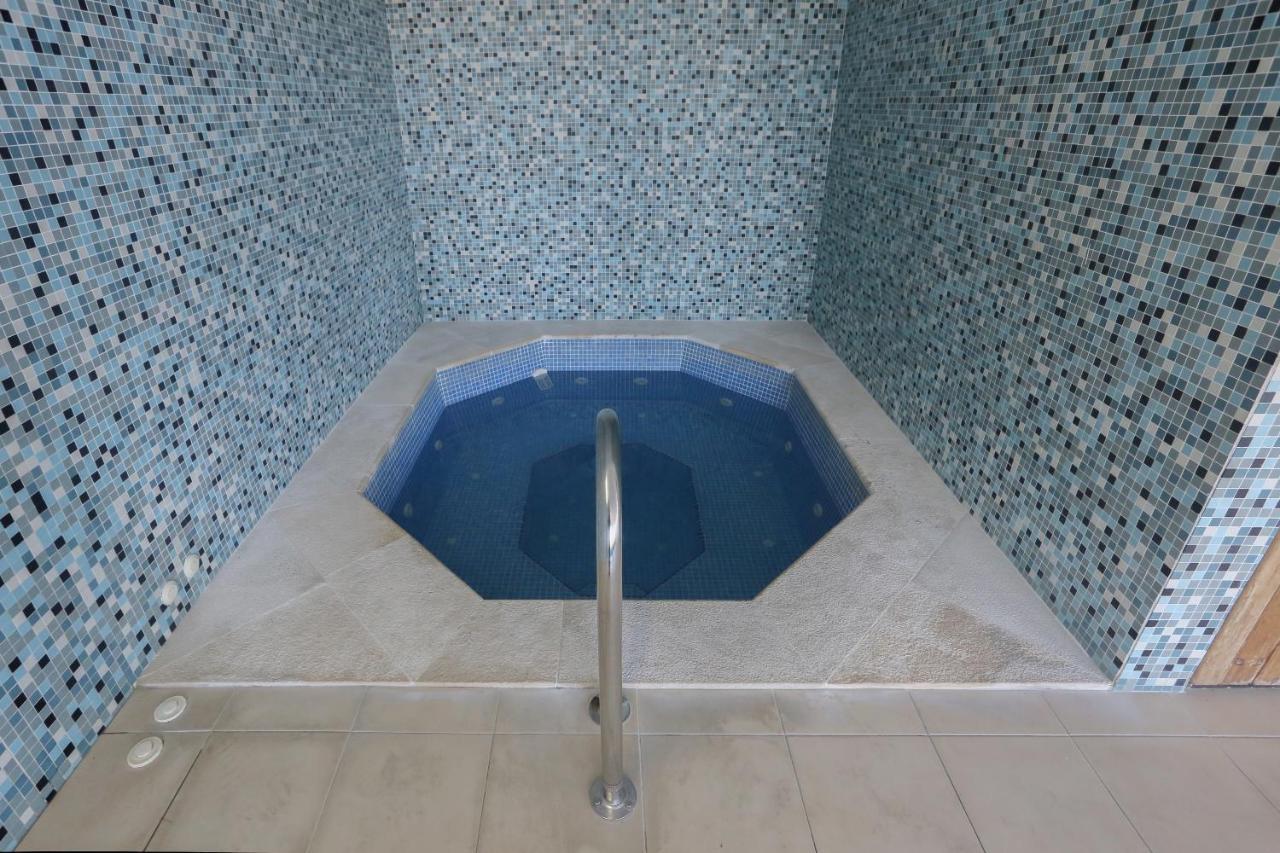 3 Bedroom Apartment With Indoor Pool Central Lagos Esterno foto