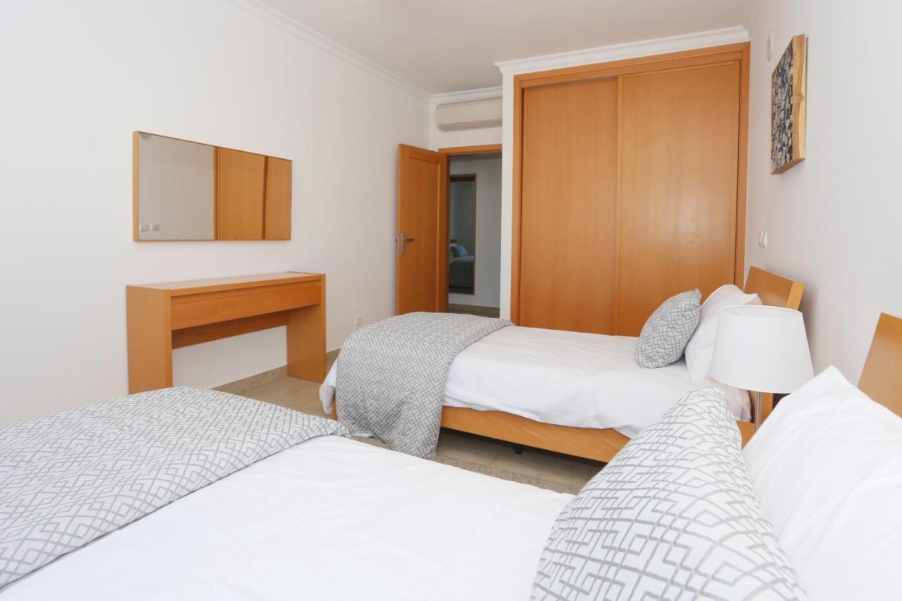 3 Bedroom Apartment With Indoor Pool Central Lagos Esterno foto
