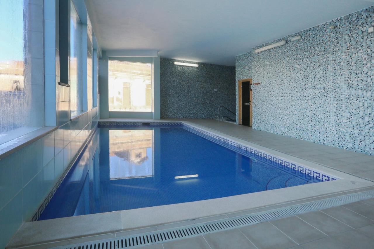 3 Bedroom Apartment With Indoor Pool Central Lagos Esterno foto