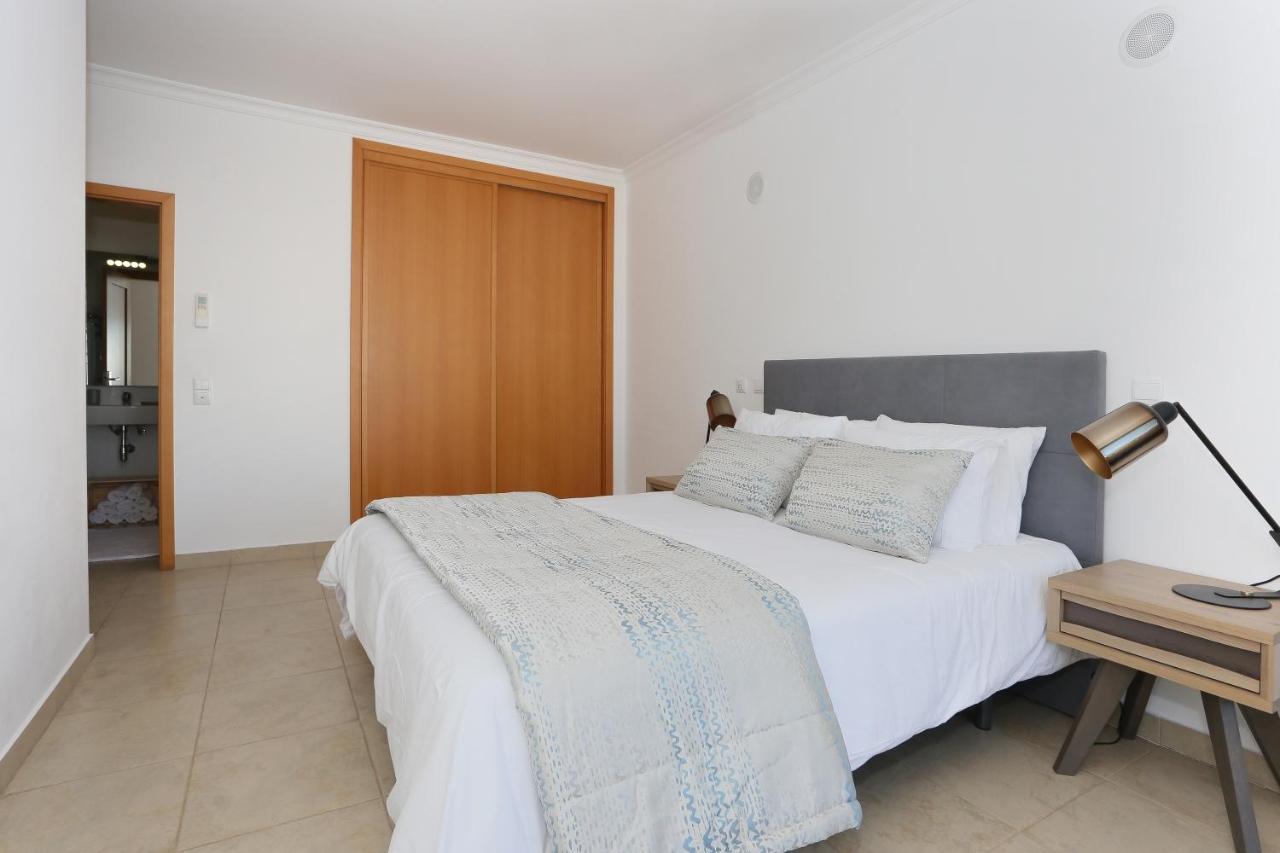 3 Bedroom Apartment With Indoor Pool Central Lagos Esterno foto