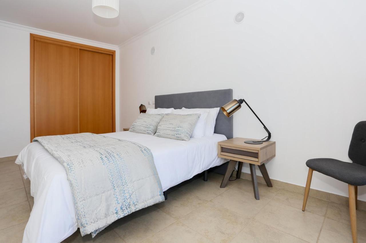 3 Bedroom Apartment With Indoor Pool Central Lagos Esterno foto