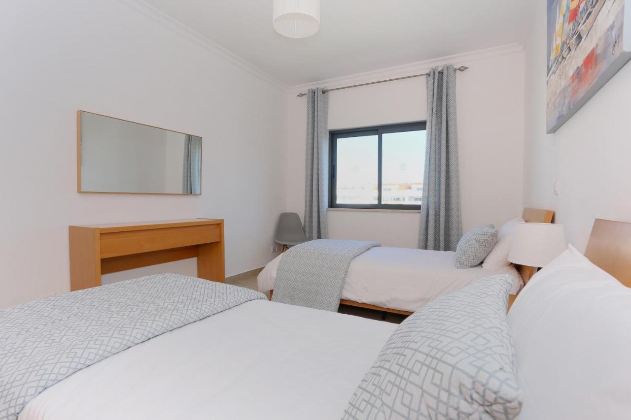 3 Bedroom Apartment With Indoor Pool Central Lagos Esterno foto